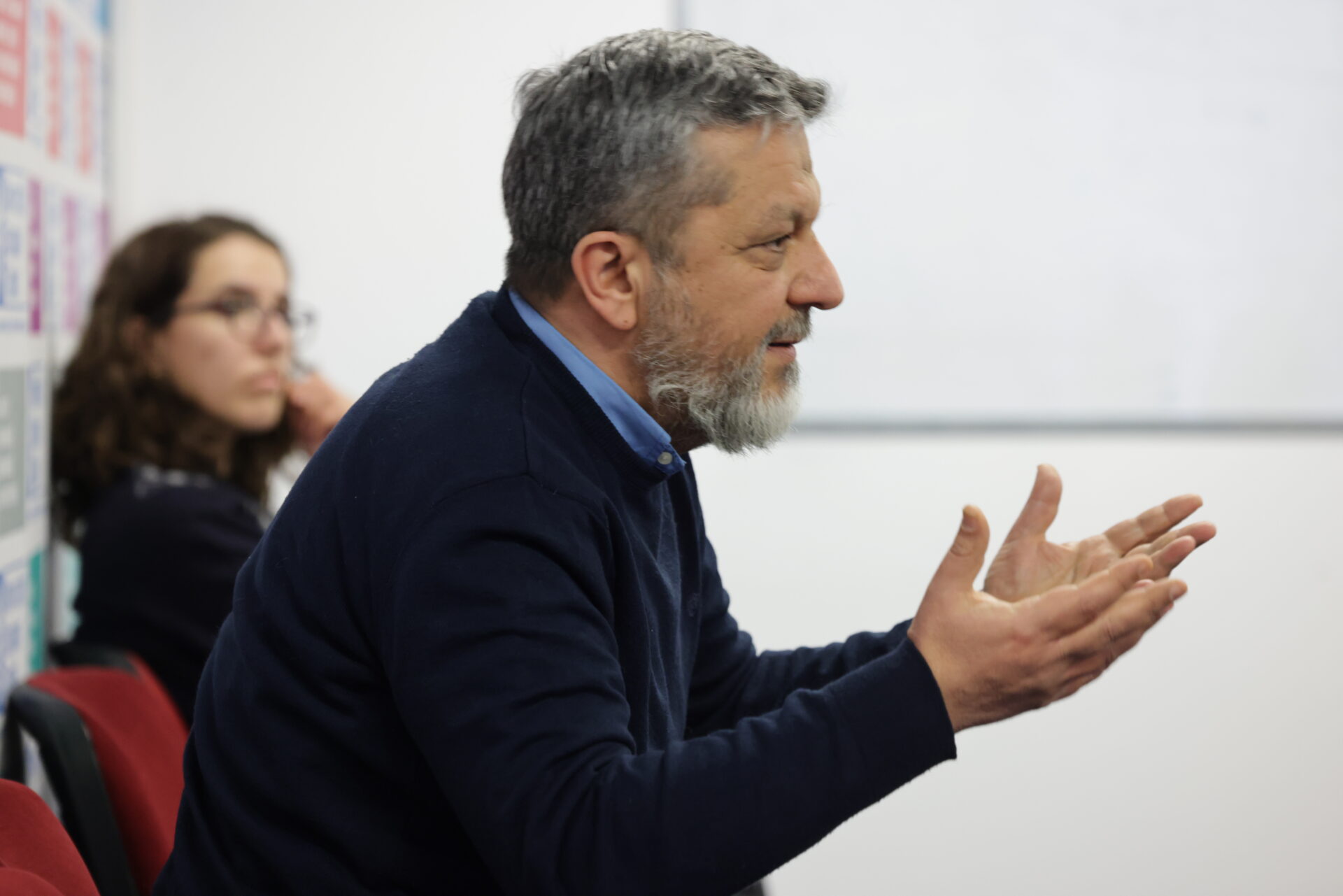 book-review-ne-uet-bashkebisedim-me-studentet